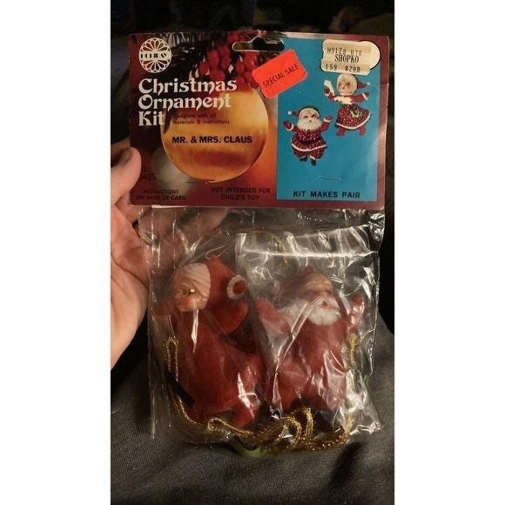 Vtg 1974 Walco Holiday Mr & Mrs Claus Christmas Ornament Kit 3425 Flocked DIY